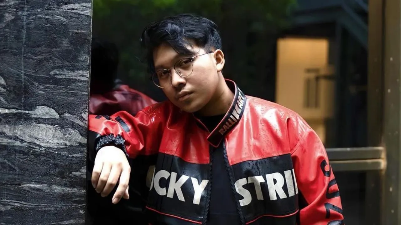 Lirik Jangan Katakan Cinta