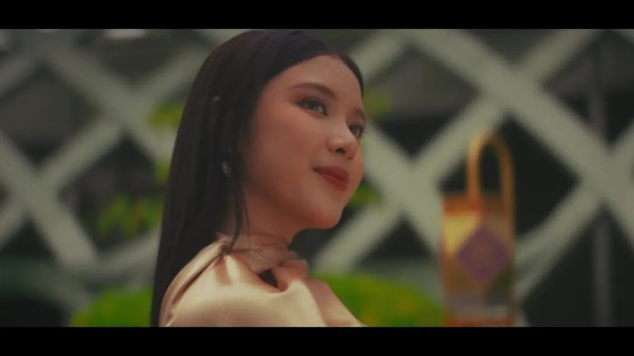 Lirik Cinta Seperti Aku