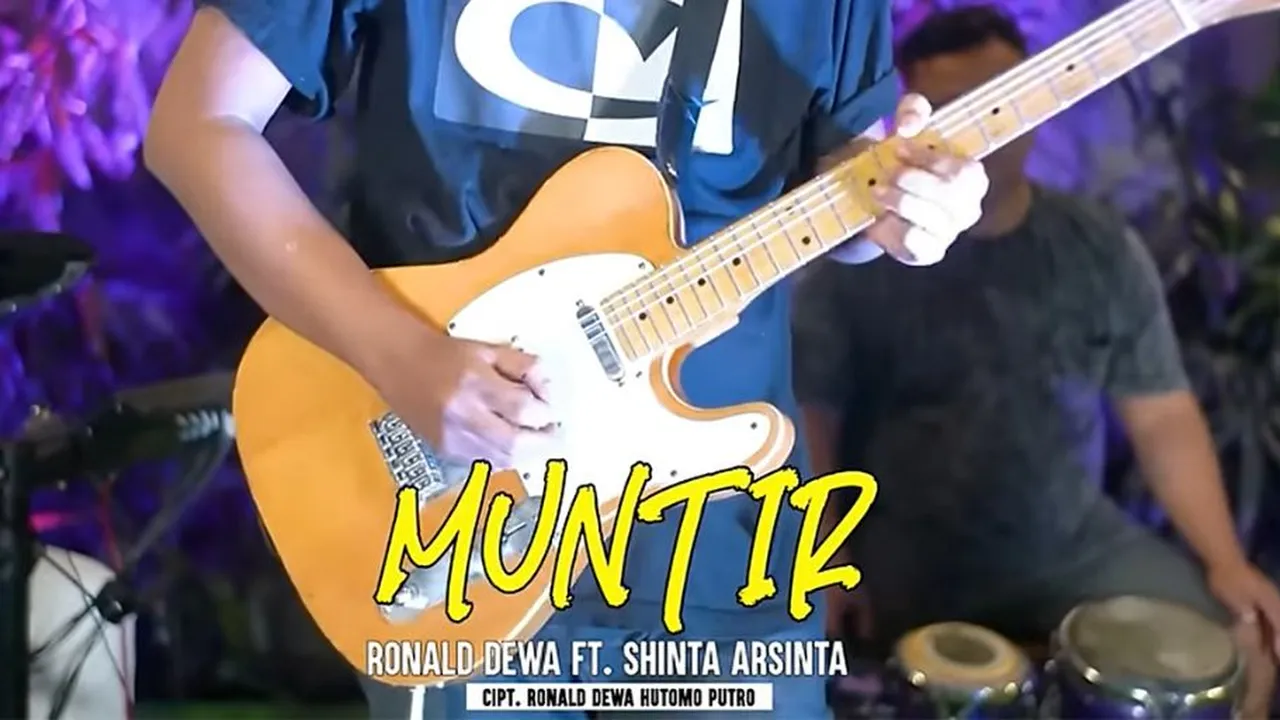 Lirik Muntir (ft. Ronald Dewa)