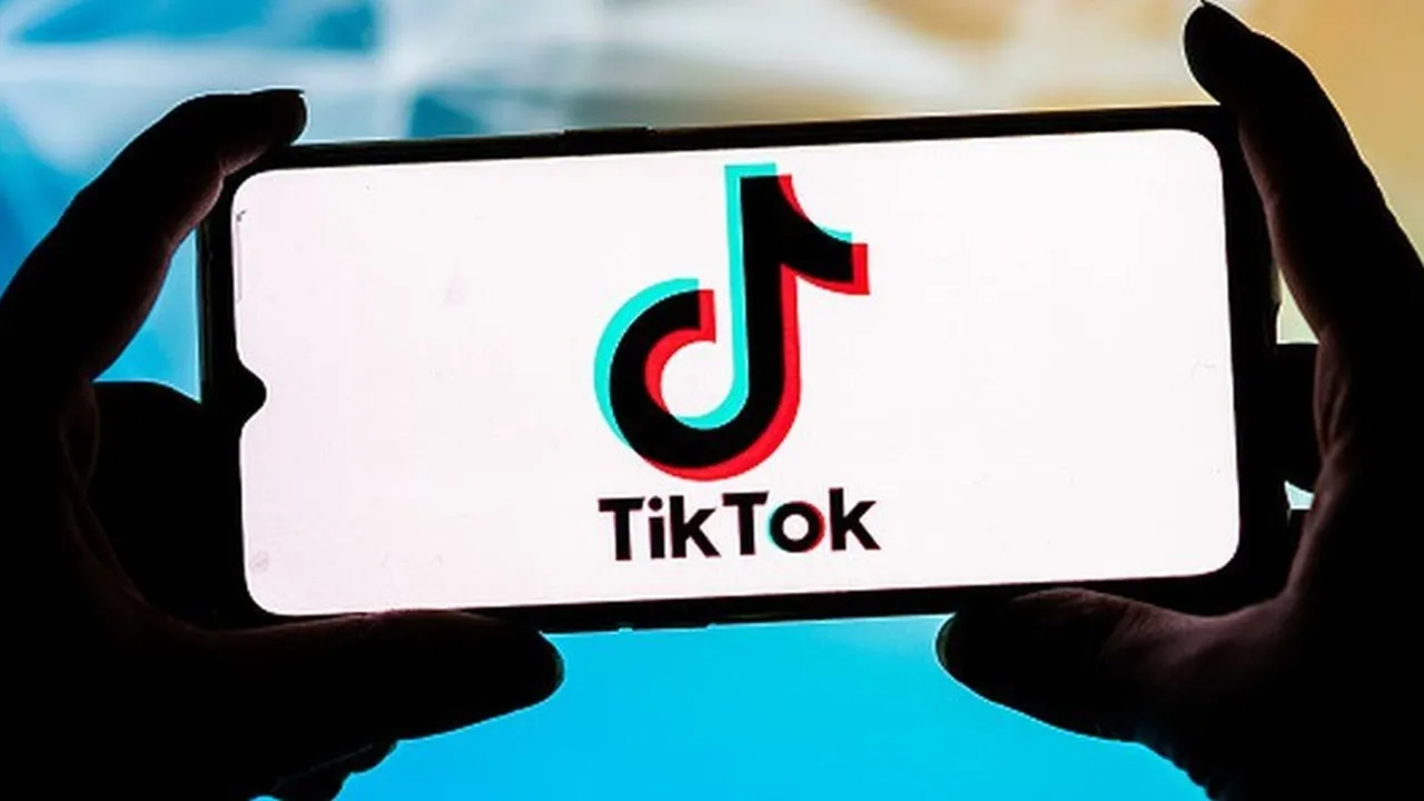 Lirik Peluk Cium