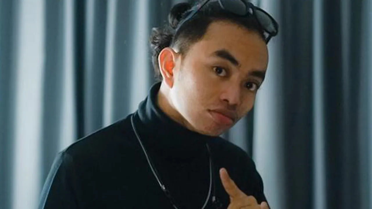 Lirik Buih Jadi Permadani
