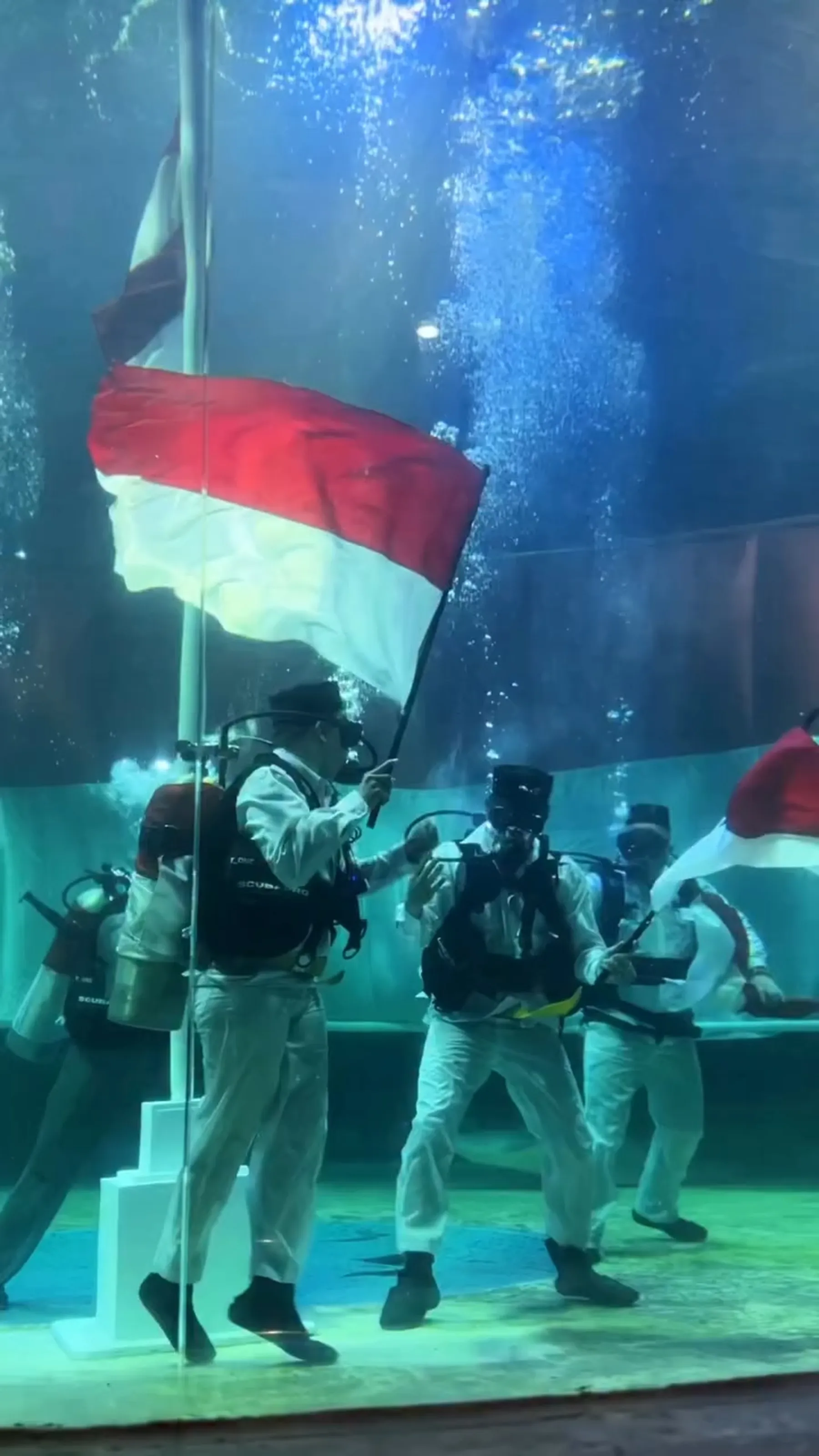 Ruben Onsu Kibarkan Bendera di Akuarium, Teringat Insiden Nyaris ...