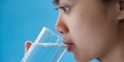 8 Cara Mengatasi Dehidrasi Saat Puasa, Hindari Tidur - Perbanyak Konsumsi Air Kelapa