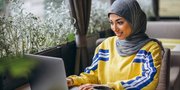 5 Cara Memakai Hijab Segi Empat untuk Sehari-Hari, Anti Ribet Tapi Tetap Kekinian