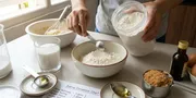 7 Cara Mengukur Bahan Kue Tanpa Timbangan dengan Takaran yang Konsisten dan Hasilnya Antigagal