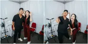 7 Potret Bella Bonita Temani Denny Caknan di Backstage, Bukti Kesetiaan yang Romantis