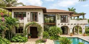 8 Ide Fasad Mediterranean Modern yang Cocok untuk Rumah Tropis