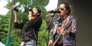​Rayakan 17 Tahun Bertahan dengan Formasi Utuh, The Virgin Tampil Enerjik di Lokarya Fest 2026