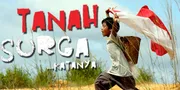 [Review] 'TANAH SURGA... KATANYA', Rumput Tetangga Yang Lebih Hijau