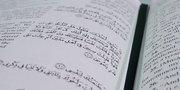 135 Arti Bahasa Arab ke Indonesia dari Kata Sifat, Kata Kerja, dan Kata Benda