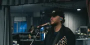 Arti dan Makna Lagu Can I Be Him - James Arthur yang Ungkap Kerentanan dan Cinta Tanpa Akhir