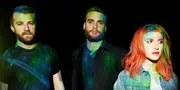 Arti dan Makna Lagu Still Into You – Paramore, Tentang Kekuatan Cinta yang Bertahan Lama di Tengah Badai