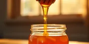 Arti Mimpi Makan Madu: Tafsir, Makna, dan Pertanda dalam Kehidupan