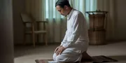 Cara Sholat Tahajud Lengkap dengan Niat, Bacaan, Doa, dan Keutamaannya