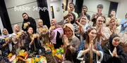 Keseruan Ayu Ting Ting Bukber Bareng Sepupu, Super Ramai - Tukeran Sembako