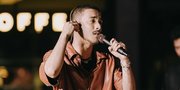 Lagu 'Somebody&#8217;s Pleasure' Milik Aziz Hedra Raih Platinum di Singapura, Tambah Daftar Panjang Prestasinya di Asia Tenggara