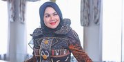 Sarita Abdul Mukti Posting Foto Saat Masih Muda, Nggak Kalah Cantik dari Anak-Anaknya