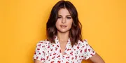Selena Gomez Soal Pacar Baru Taylor & Kehidupan Percintaannya