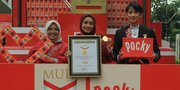 Tugu Replika dengan Kemasan Biskuit Terbanyak ini Berhasil Pecahkan Rekor MURI