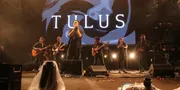 TULUS dan Sentuhan Magisnya Hadirkan Atmosfer Konser yang Hangat di Panggung Festival