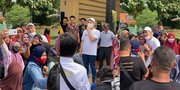 7 Potret Saipul Jamil Setelah Bebas dari Penjara, Disambut Tradisi Unik Disawer Koin dan Permen Ketika Pulang ke Kampung Halaman