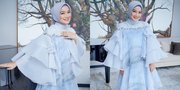 8 Potret Titi Kamal Tampil Menawan dalam Balutan Hijab, Auranya Menyejukkan Mata dan Hati - Didoakan Istiqomah