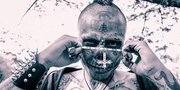 FOTO: Pria Asal Kolombia Ini Ubah Wajahnya Menjadi Tengkorak!
