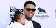 [FOTO] Saat Chris Brown Bermanja Ria Dengan Royalty, Penuh Cinta