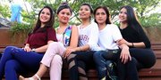 FOTO: Seru! Jessica Iskandar Lakukan Yoga Bersama Geng Cantiknya