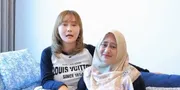 Kenal 30 Tahun, Inul Daratista Beri Surprise Umrah ke Sahabat