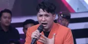 Nggak Cuma Jadi Host, Aksi Jirayut Bikin Heboh Panggung D'Academy 7 Top 17