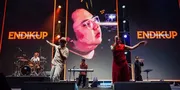 Para Sahabat Musisi Rayakan Karya Gustiwiw di Panggung Synchronize Festival