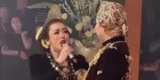 Soimah Bawakan Lagu 'Tembang Donga' di Pernikahan Aksa, Wujud Doa Restu dari Ibu