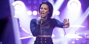 'Stone Cold', Demi Lovato Emosional Ceritakan Dinginnya Cinta