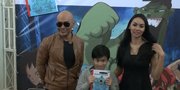 Deddy Corbuzier Bantu Azka Dalam Penulisan Bukunya 