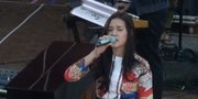 Ini Dia Alasan Raisa Undang Ahok di Konser Tunggalnya