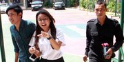 Reaksi Aurel Bertemu Media Saat Ikut Ujian Sekolah