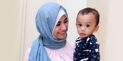 Mau Punya Adik, Baby Adam Makin Manja ke Shireen Sungkar 