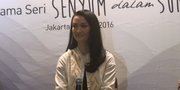 Sering Syuting di Jalanan, Kulit Atiqah Hasiholan Menghitam