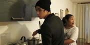 Syuting di Italy Al Ghazali Masak Mie Instan Sendiri 