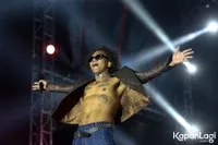 10  Potret Kemeriahan Konser Ulang Tahun Slank ke-41, Bisa Dinikmati Berbagai Generasi - Kolaborasi Seru