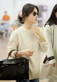 Sederer Koleksi Tas Branded Aktris Drama Korea Populer, Ada Milik Song Hye Kyo Hingga Yoo In Na Loh!