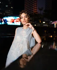 10 Artis Blasteran Ini Sering Dikira Non-Muslim, Padahal Islam dari Lahir