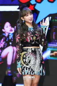 10 Foto Dita Karang di Showcase Comeback SECRET NUMBER 'Got That Boom', Makin Cantik dan Percaya Diri