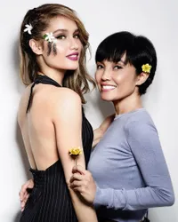 10 Foto Herdiana, Ibunda Cinta Laura yang Awet Muda dan Stylish