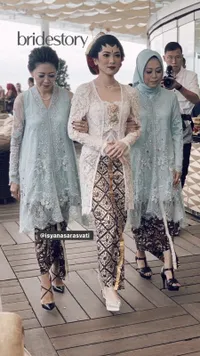 10 Foto Ijab Kabul Isyana Sarasvati dan Rayhan Maditra, Ridwan Kamil Jadi Saksi - Kocak Saat Pose dengan Buku Nikah