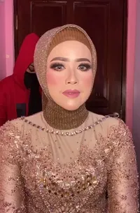 10 FOTO Meggy Wulandari Rayakan Pernikahan, Glamour Mewah - Sempat Makan Pentol Kala Dirias