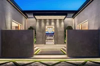 10 Foto Penampakan Mansion Baru Kylie Jenner yang Mewah Banget, Harganya Lebih dari Setengah Triliun!