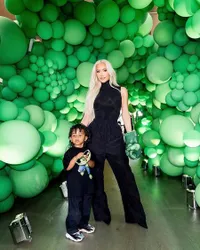 10 Foto Pesta Ulang Tahun Psalm West Anak Bontot Kim Kardashian, Digelar Mewah Bertema Superhero 'HULK'