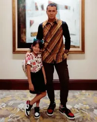 10 Foto Samuel Rizal Urus Anak Seorang Diri, The Real Hot Daddy!